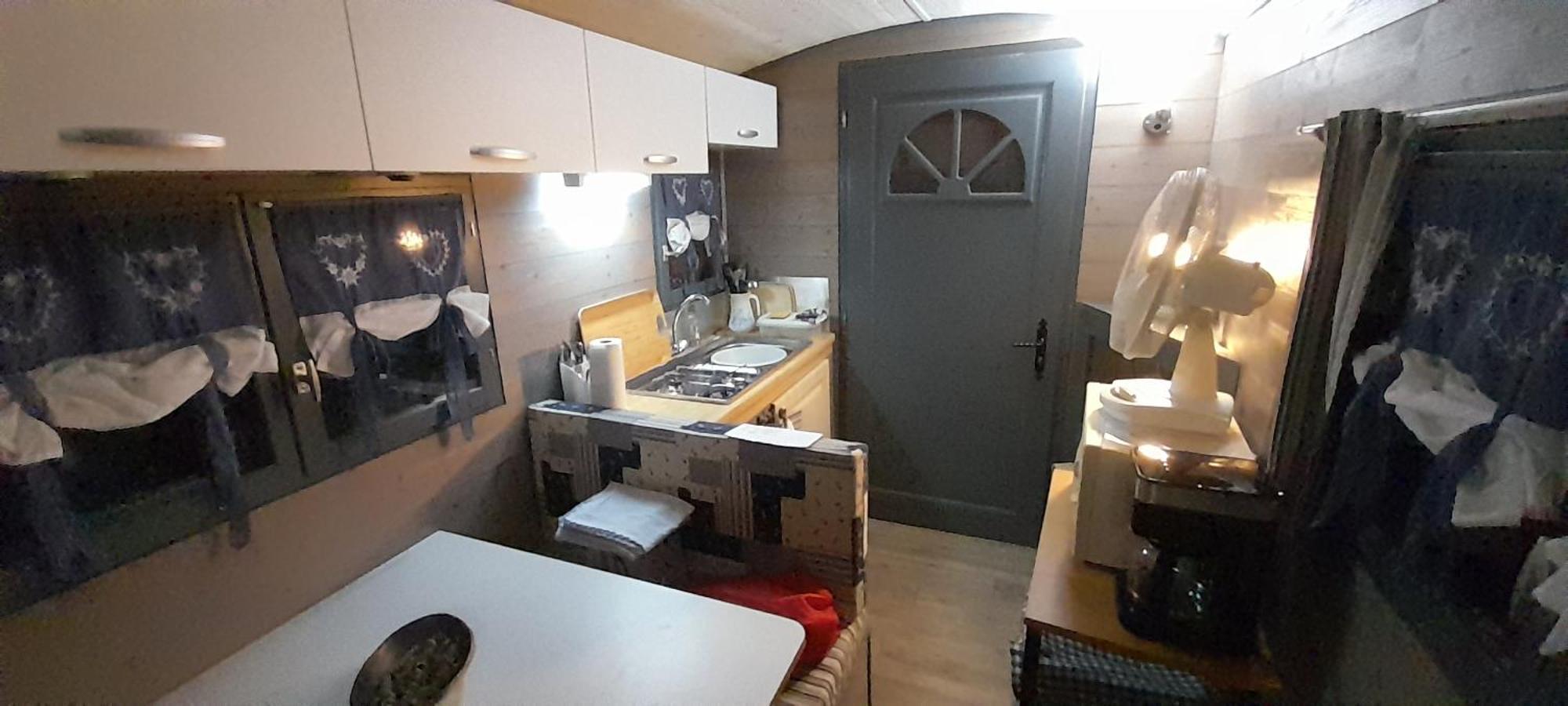 Location Type Gite, Chambre D'Hote, Meuble De Tourisme Dans Joli Petit Chalet Typique Et Ou Jolie Roulotte Type Boheme Waldighoffen Экстерьер фото