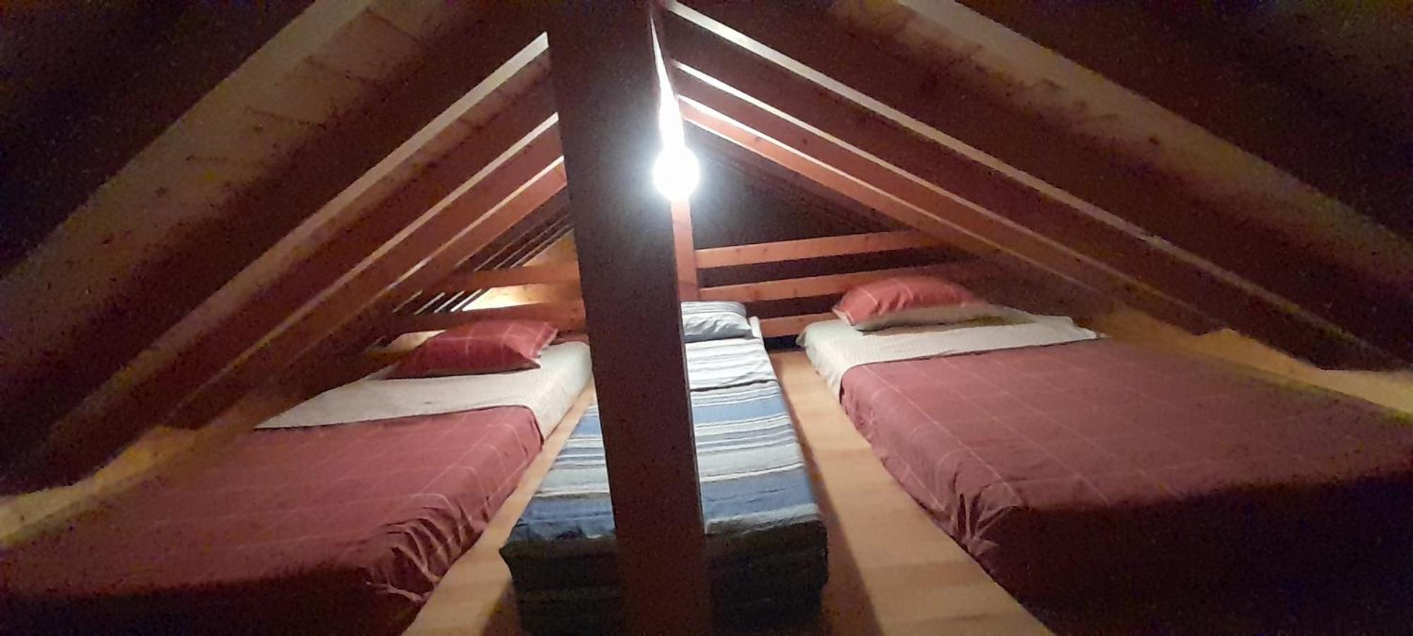 Location Type Gite, Chambre D'Hote, Meuble De Tourisme Dans Joli Petit Chalet Typique Et Ou Jolie Roulotte Type Boheme Waldighoffen Экстерьер фото
