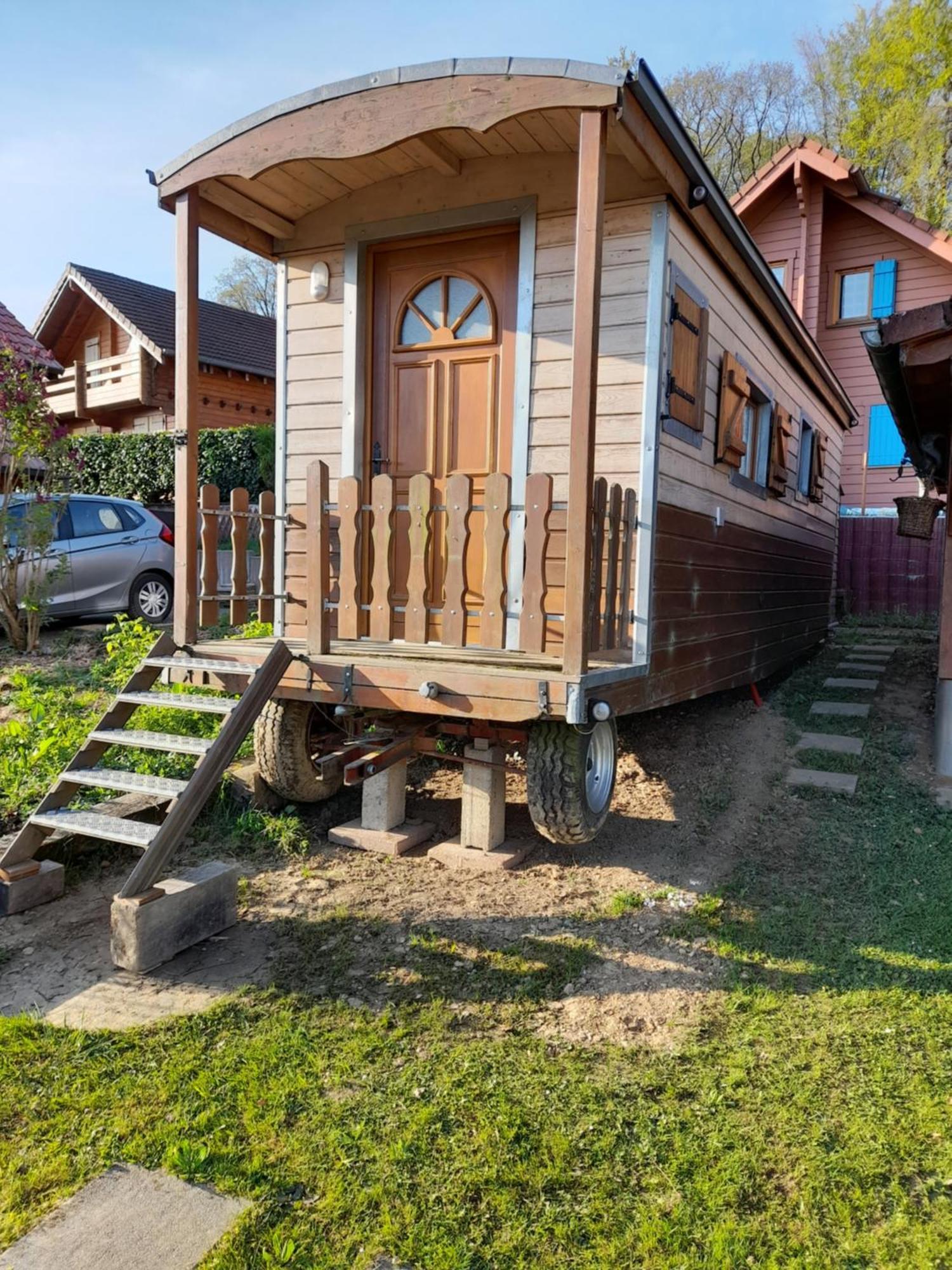 Location Type Gite, Chambre D'Hote, Meuble De Tourisme Dans Joli Petit Chalet Typique Et Ou Jolie Roulotte Type Boheme Waldighoffen Экстерьер фото