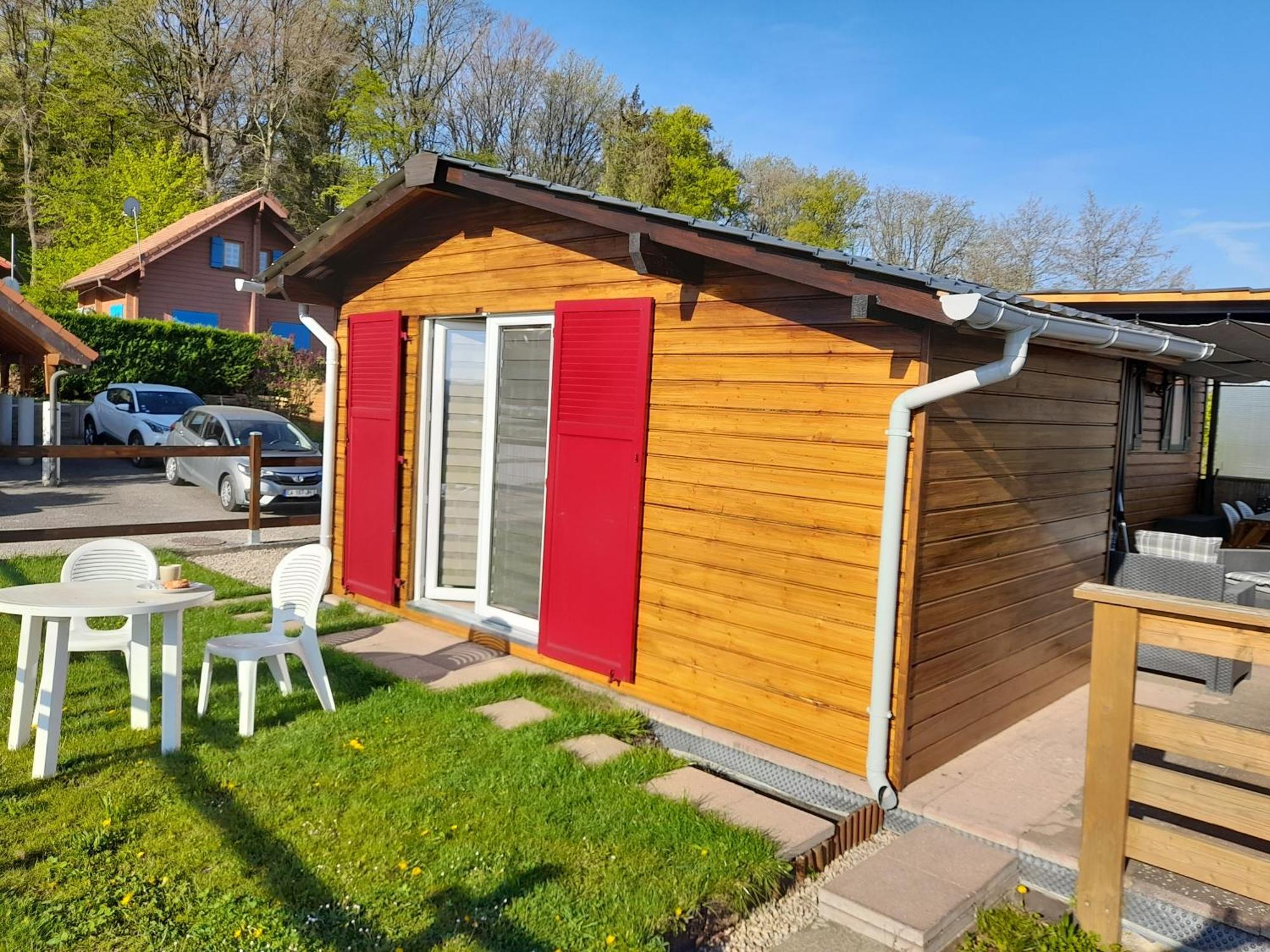 Location Type Gite, Chambre D'Hote, Meuble De Tourisme Dans Joli Petit Chalet Typique Et Ou Jolie Roulotte Type Boheme Waldighoffen Экстерьер фото